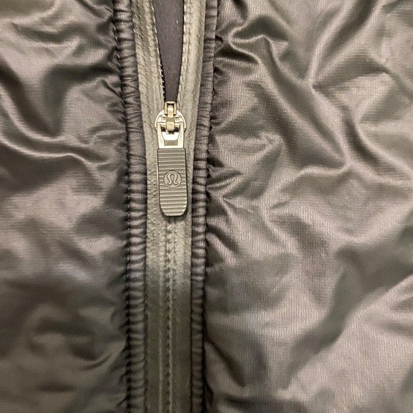 lululemon Polar Pace Run Vest Size 2 - Picture 6 of 9